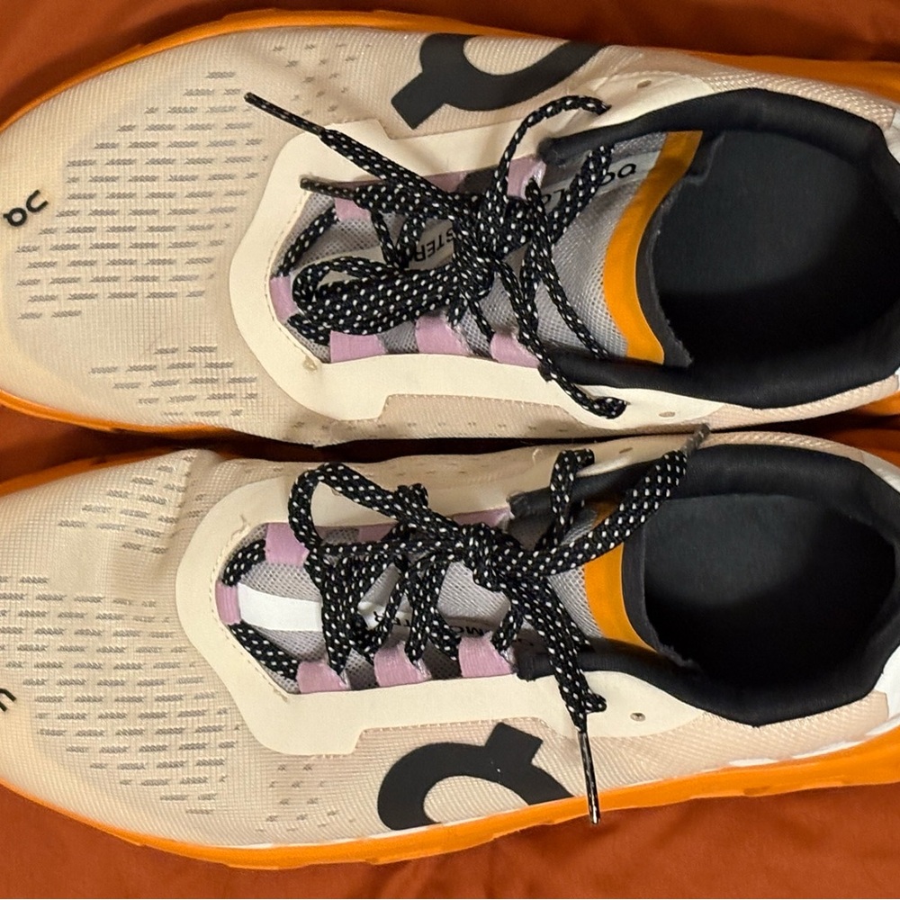 On Cloud Cloudmonster running shoes. Only worn a few times. Women’s 9.5